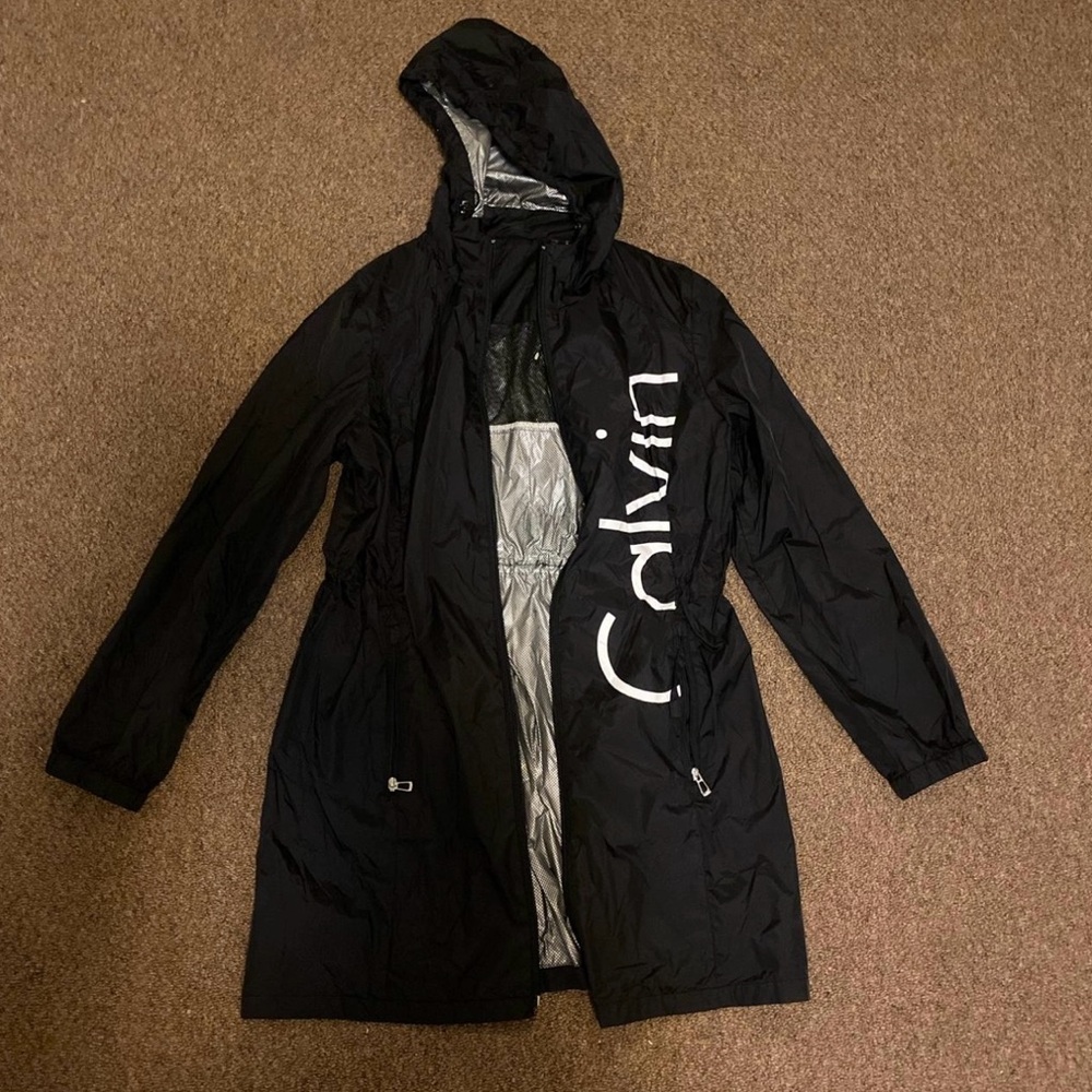 Calvin Klein

Calvin Klein spring coat!! 
Worn once is in great condition